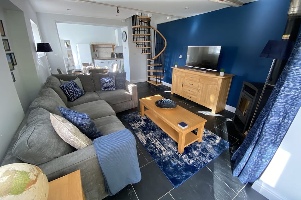 Photo of Livingroom in Dursley