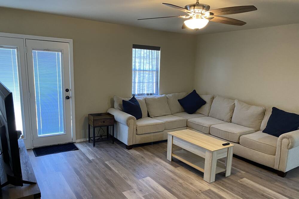 Photo of Livingroom in Heavener