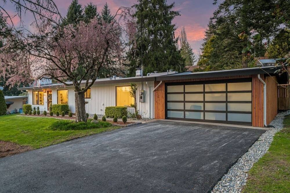 Photo of Others in Education Hill