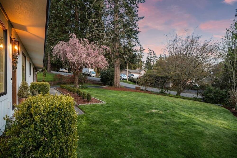 Photo of Others in Education Hill