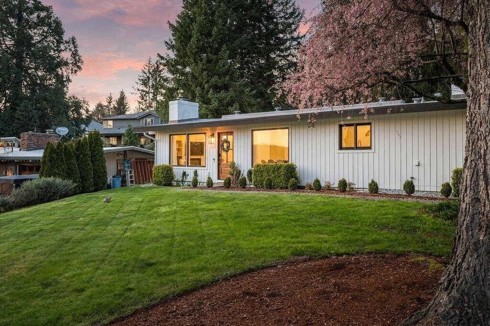 Photo of Others in Education Hill