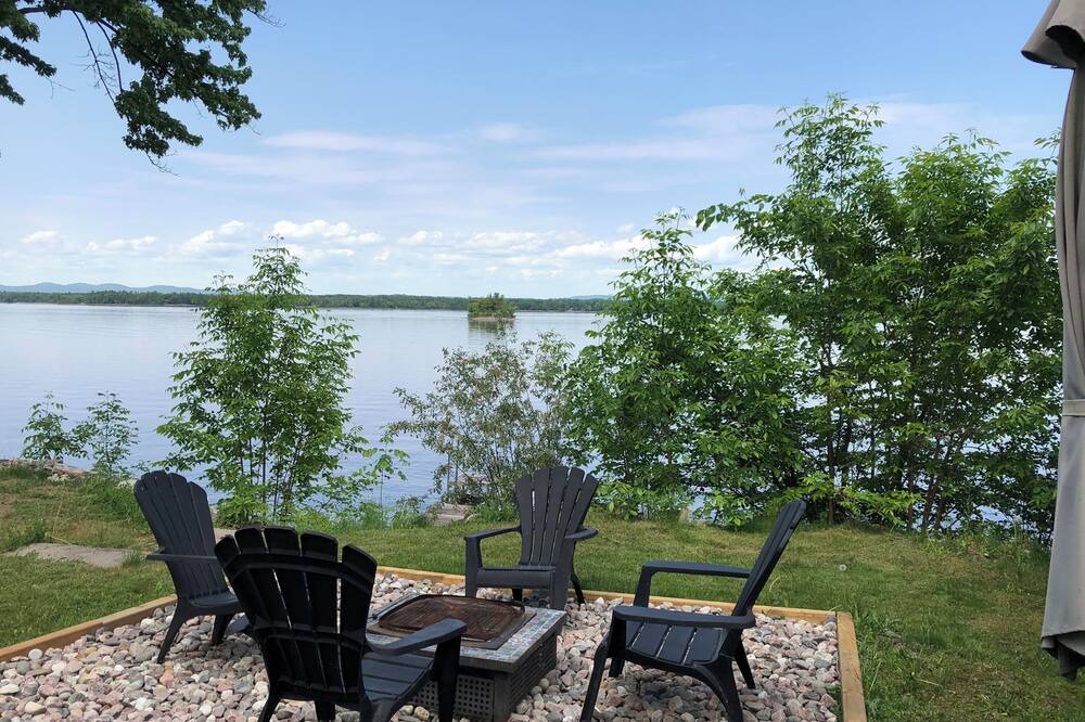 Photo of Outdoor in Pembroke