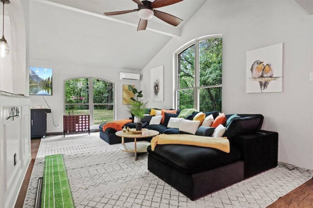 Photo of Livingroom in Copper Canyon