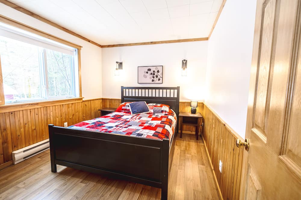 Photo of Bedroom in Le Val-Saint-Francois Regional County Municipality