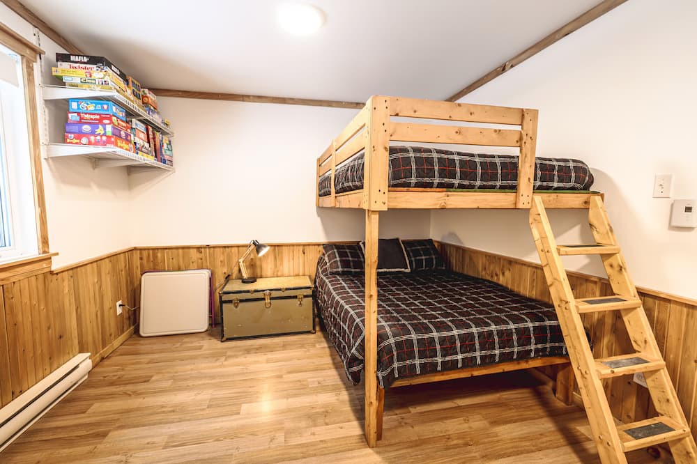 Photo of Bedroom in Le Val-Saint-Francois Regional County Municipality