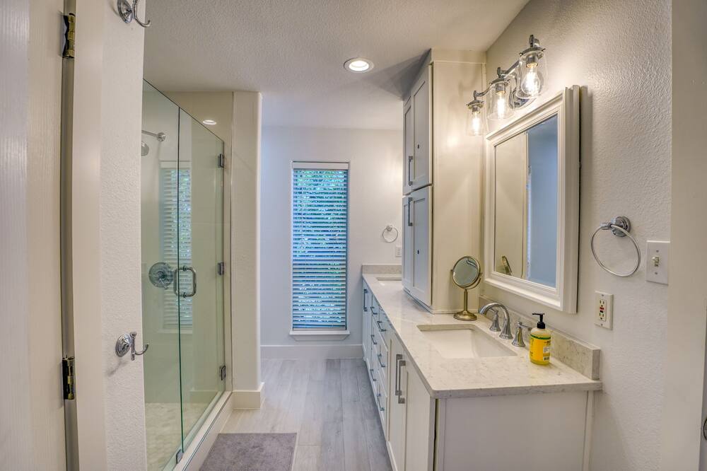 Photo of Bathroom in Granite Shoals