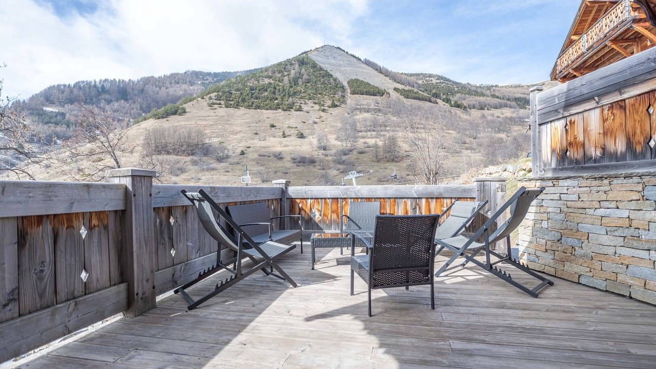 Photo of Patio Balcony in Huez-en-Oisans