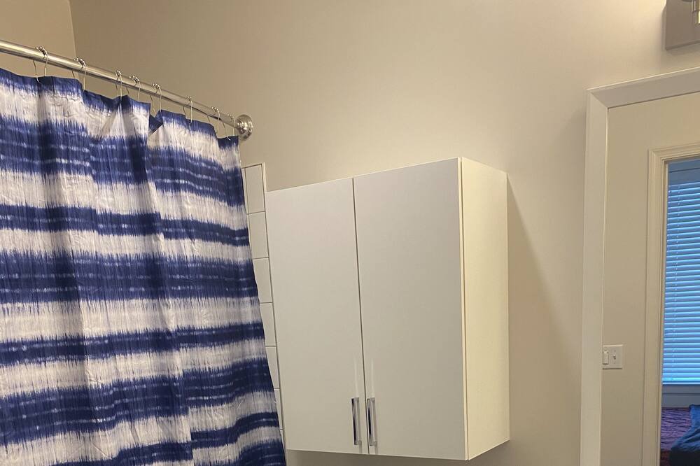 Photo of Bathroom in Cardozo