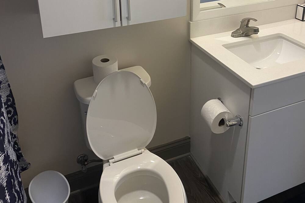 Photo of Bathroom in Cardozo