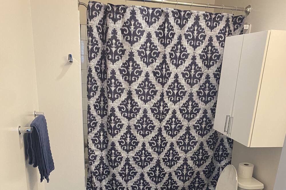 Photo of Bathroom in Cardozo