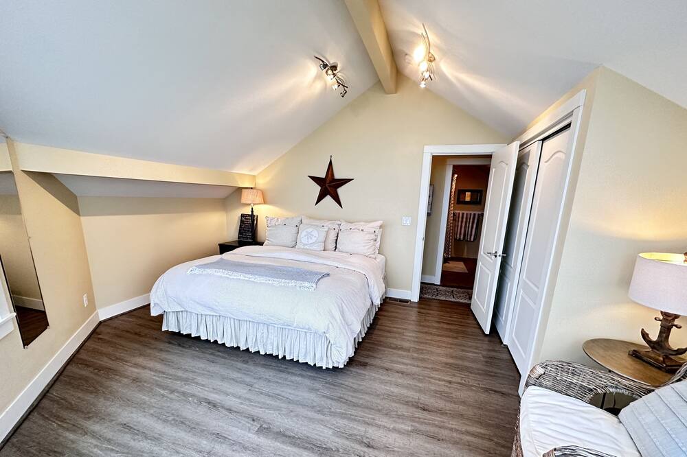 Photo of Bedroom in Langley