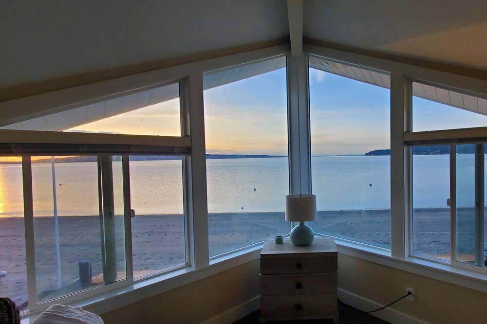 Photo of Bedroom in Langley
