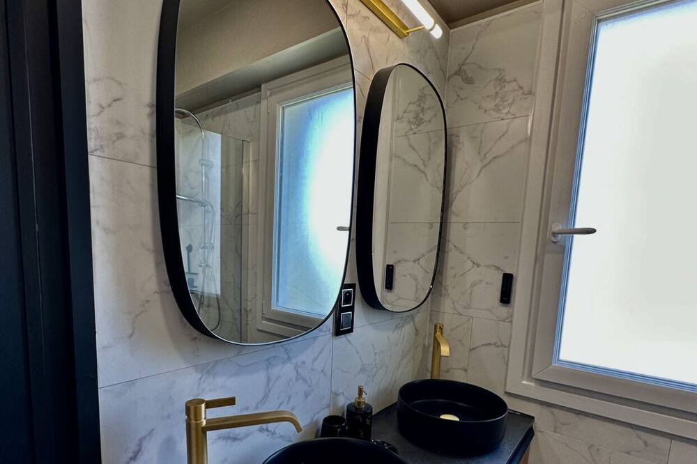Photo of Bathroom in La Roche-sur-Yon
