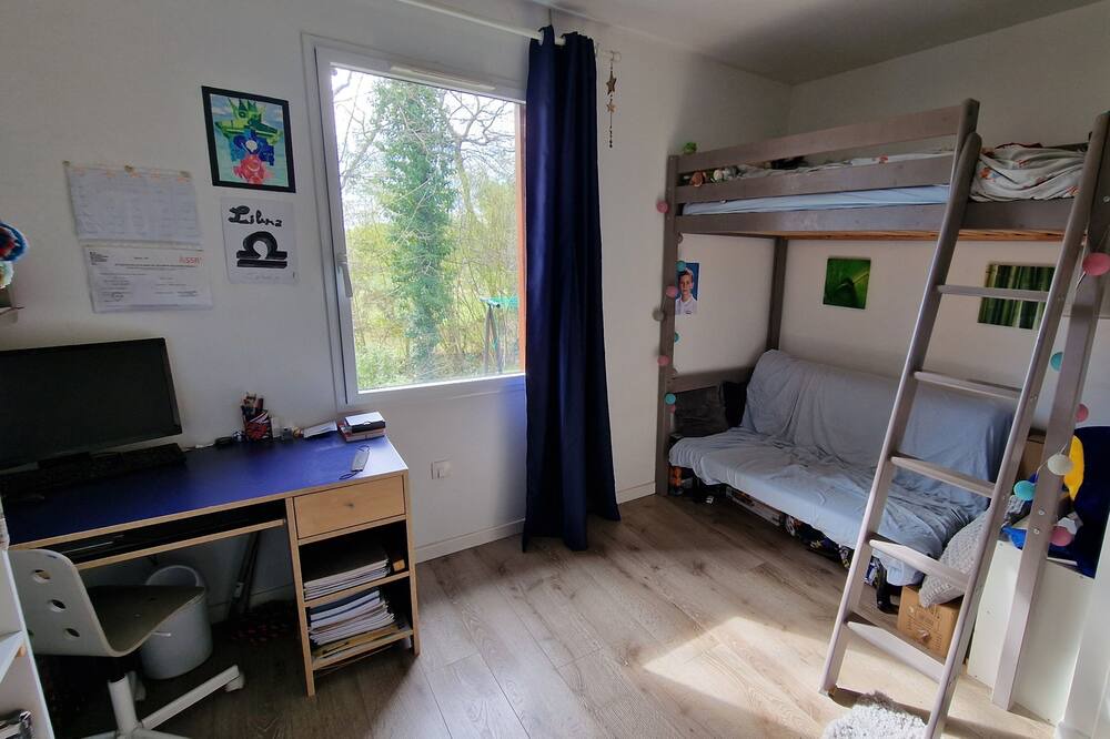Photo of Bedroom in Leognan