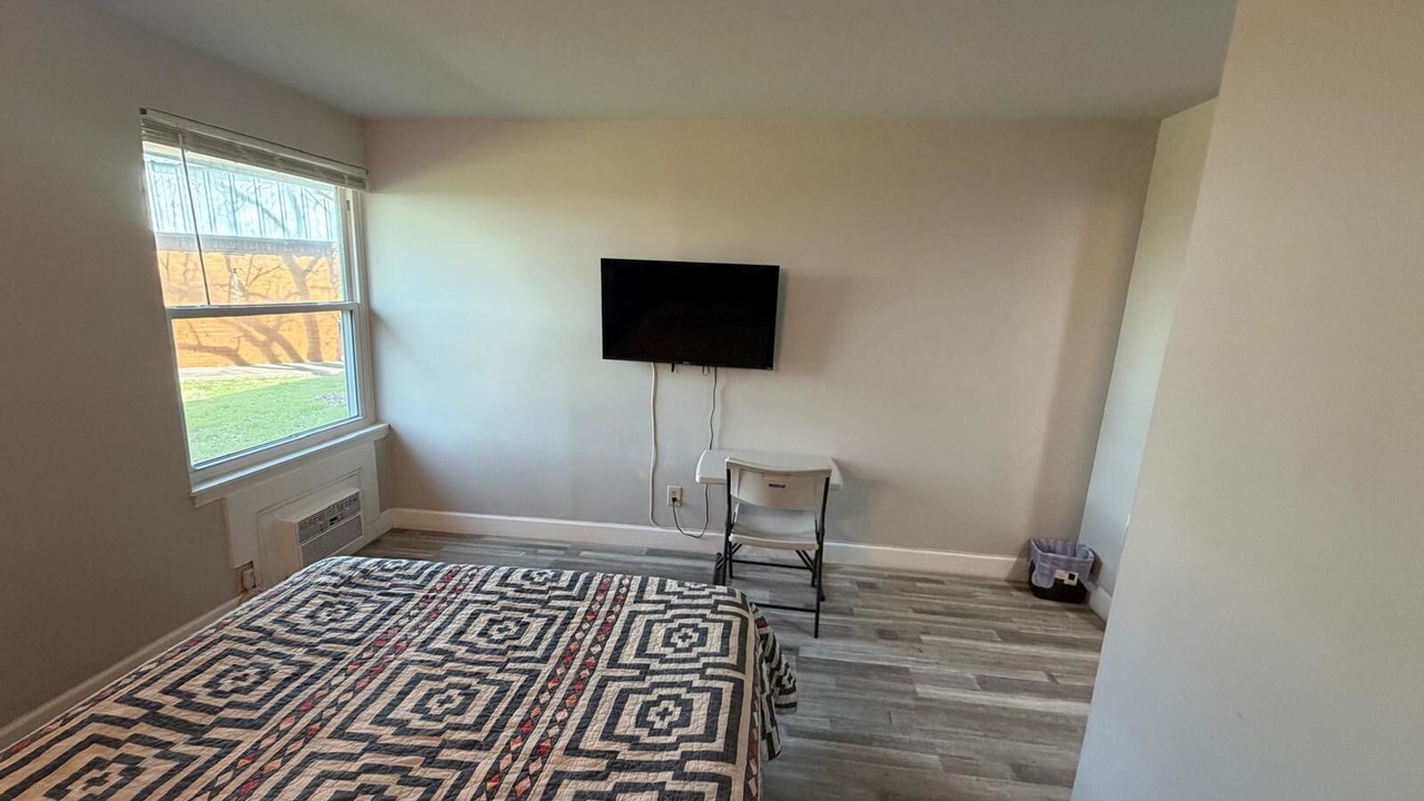 Photo of Bedroom in North Austin Civic Association