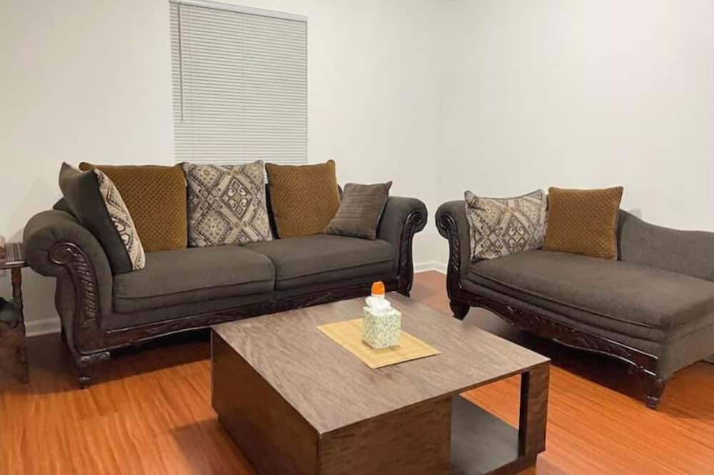 Photo of Livingroom in Cave Spring