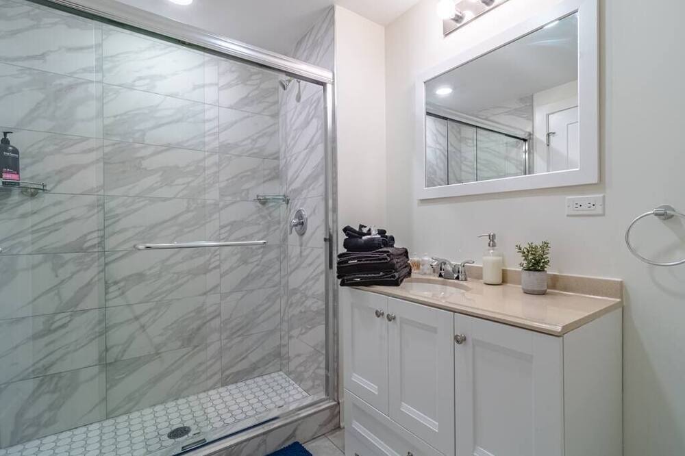 Photo of Bathroom in Near South Side