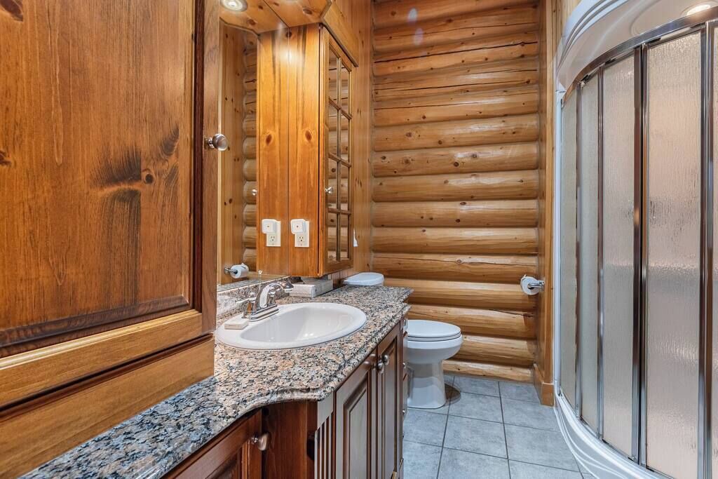Photo of Bathroom in Fiddler Lake Resort