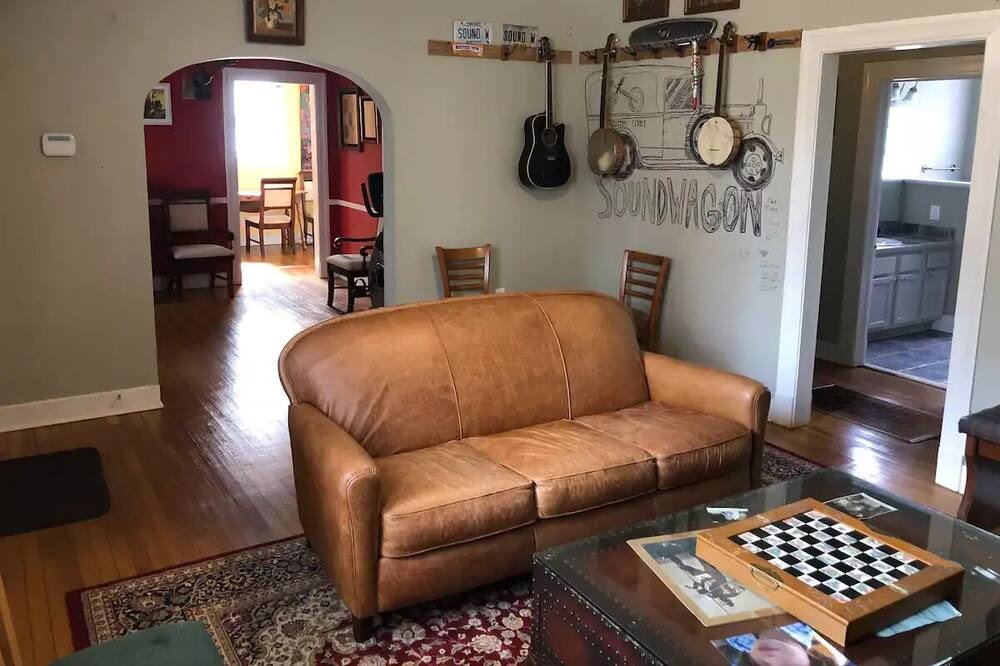 Photo of Livingroom in Greater Belhaven