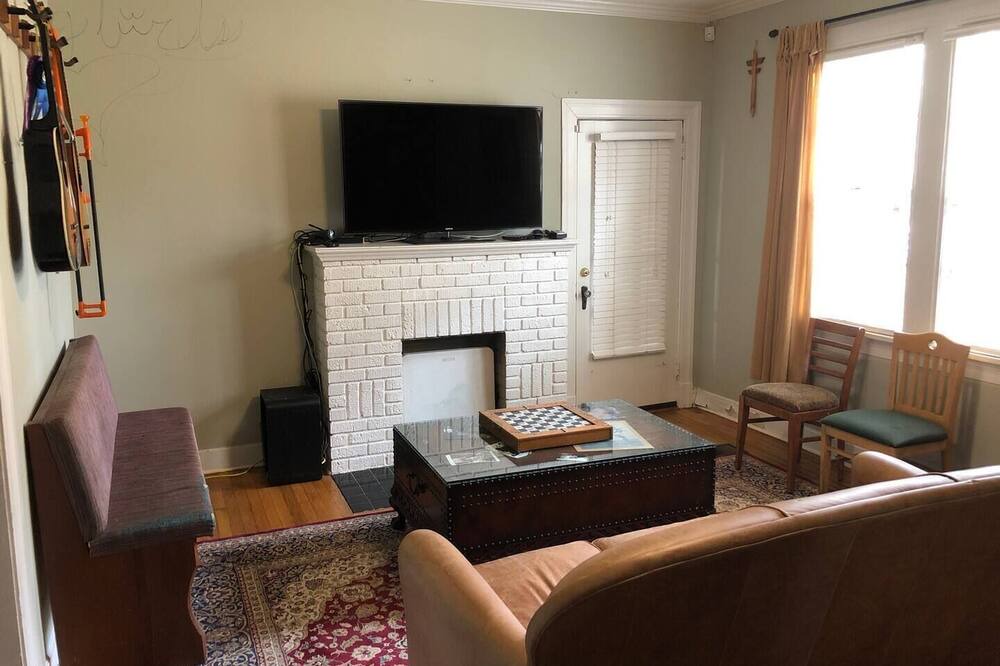 Photo of Livingroom in Greater Belhaven