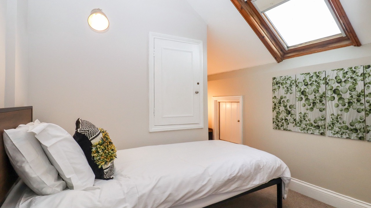 Photo of Others in Sandwich