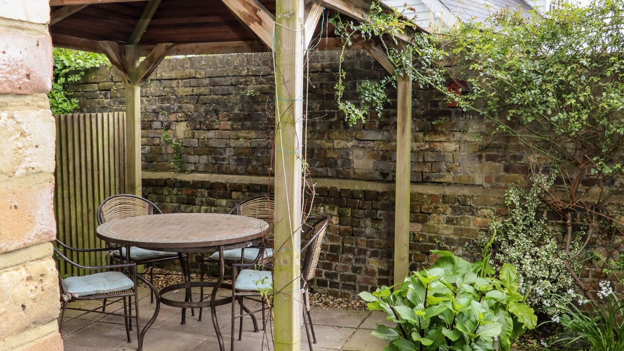 Photo of Others in Sandwich