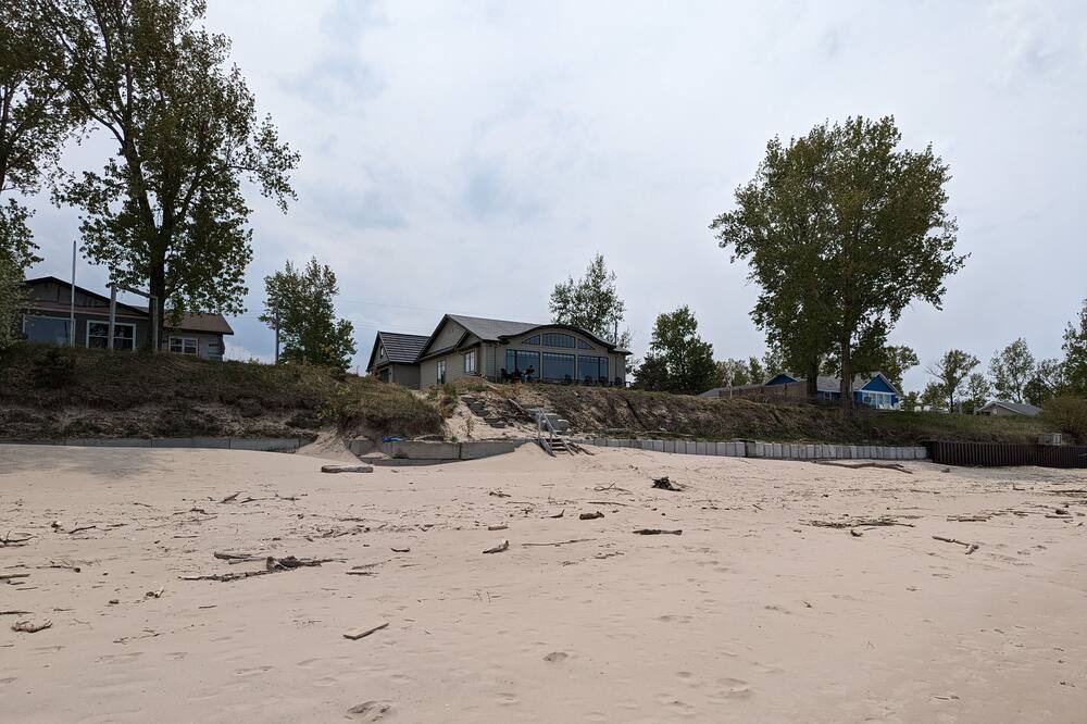 Photo of Others in Port Franks