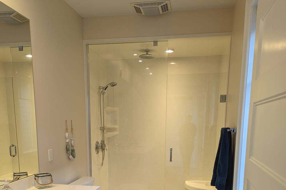 Photo of Bathroom in Port Franks