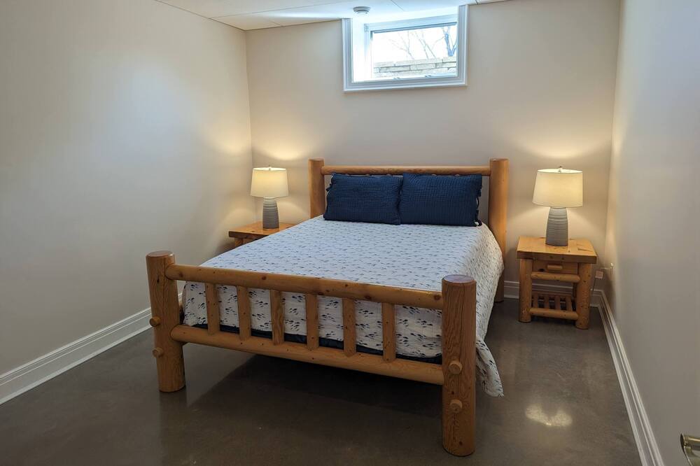 Photo of Bedroom in Port Franks