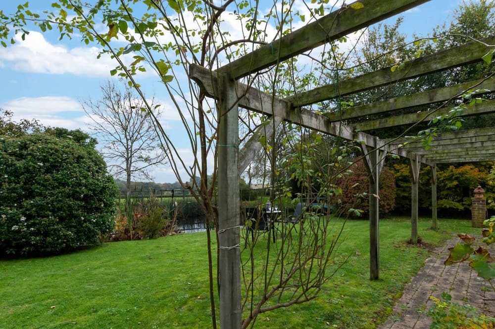 Photo of Outdoor in Wisborough Green