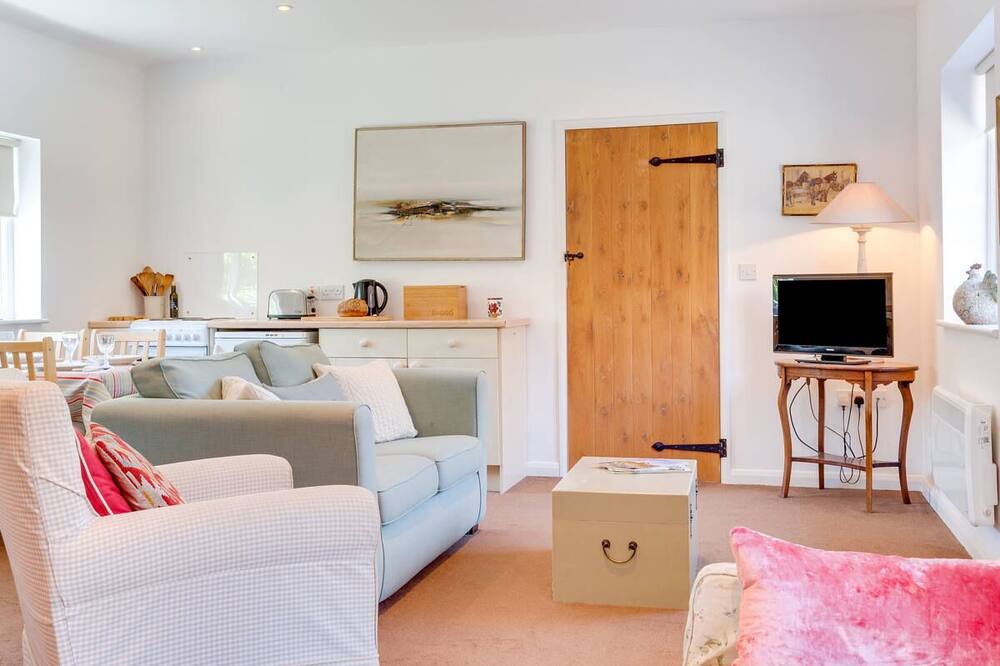 Photo of Livingroom in Wisborough Green