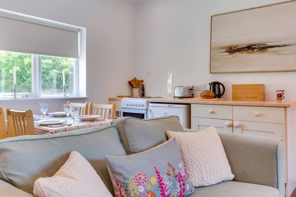 Photo of Livingroom in Wisborough Green