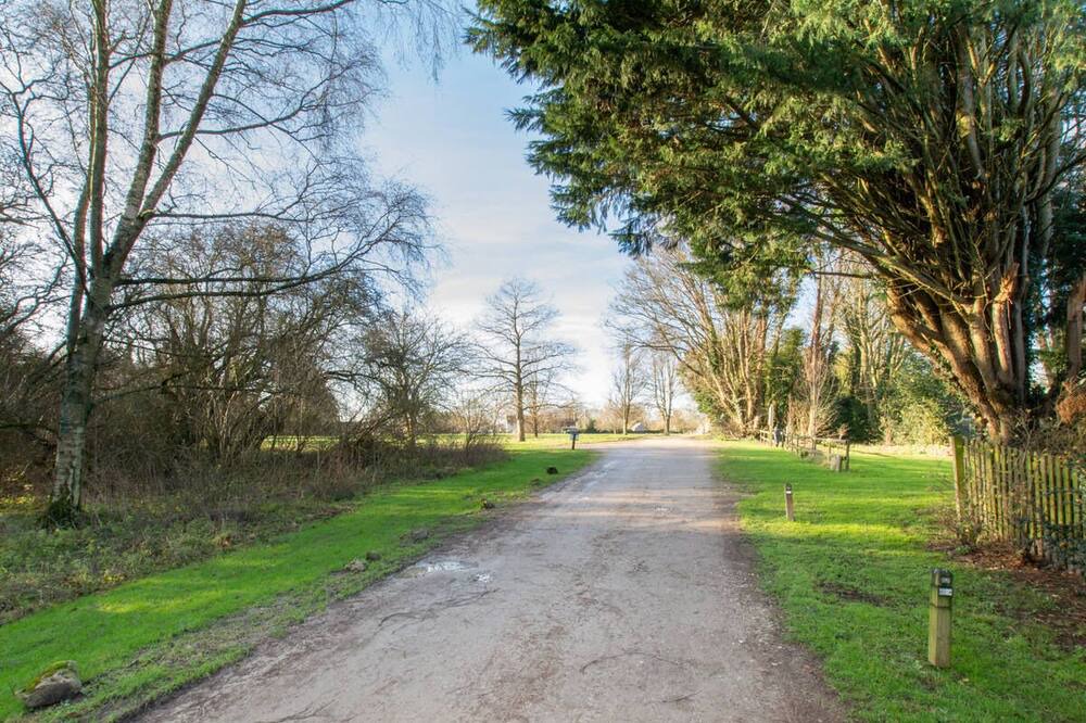 Photo of Outdoor in Leaveland