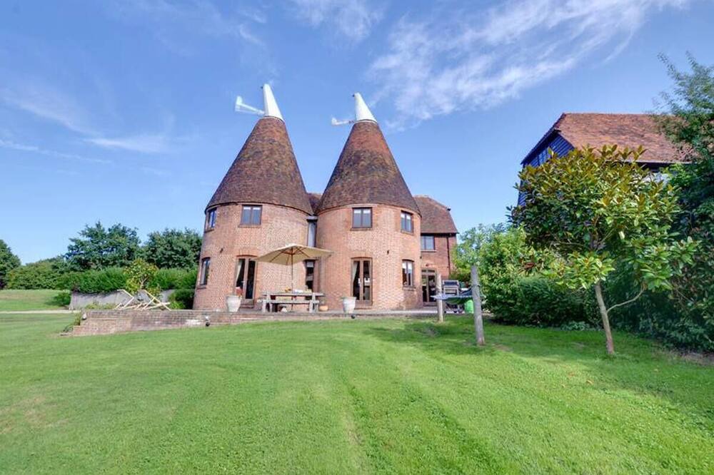 Photo of Outdoor in Abbess Roding