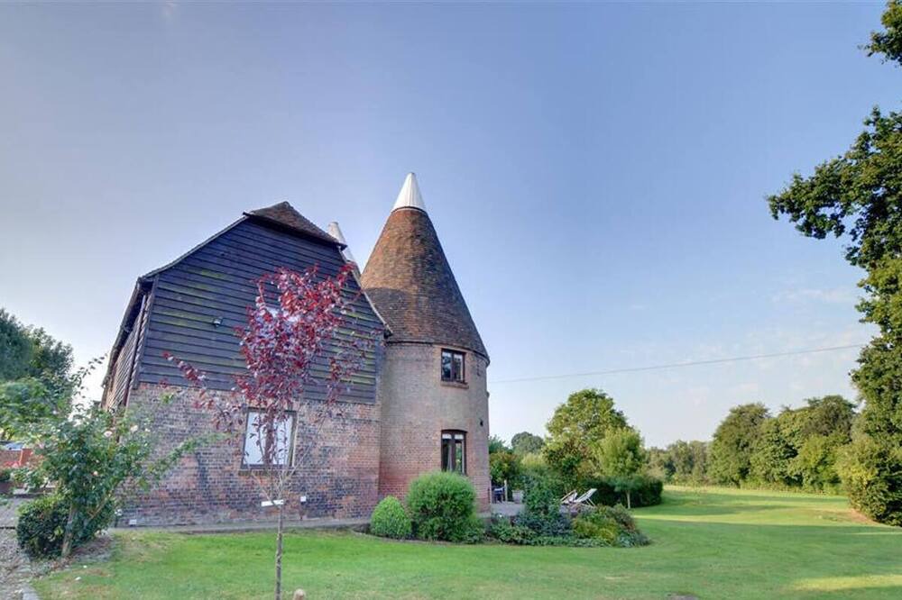 Photo of Outdoor in Abbess Roding