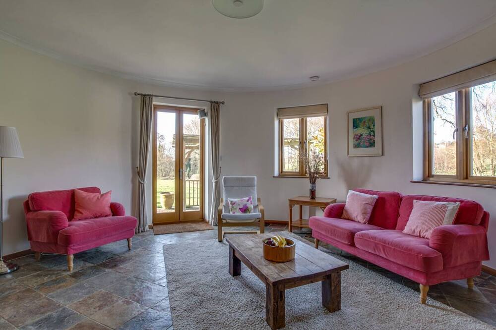 Photo of Livingroom in Abbess Roding