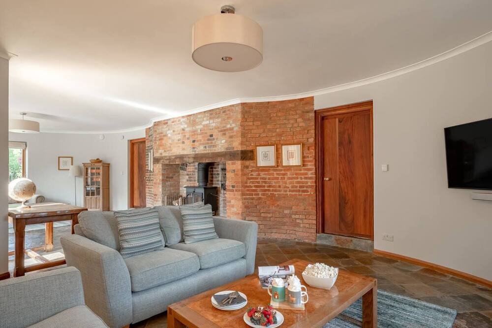 Photo of Livingroom in Abbess Roding