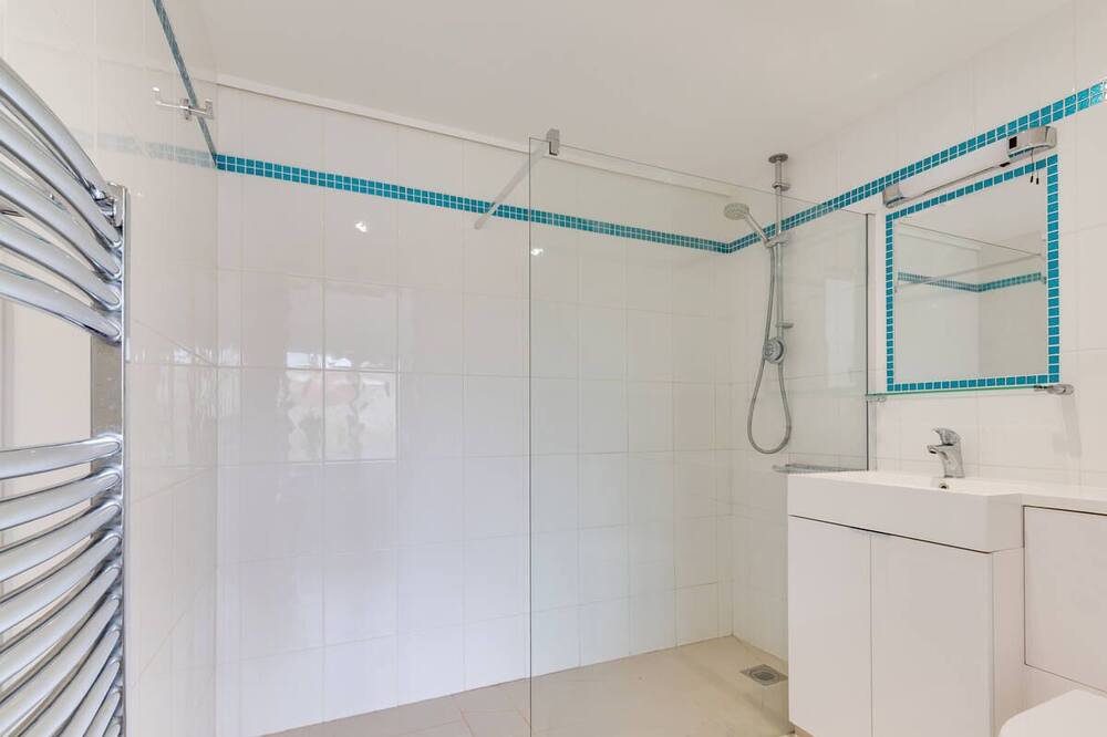 Photo of Bathroom in Etchinghill