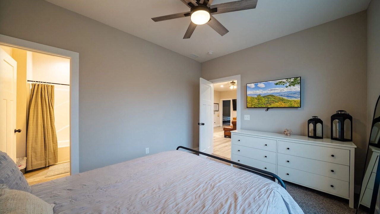 Photo of Bedroom in Lakeside Estates