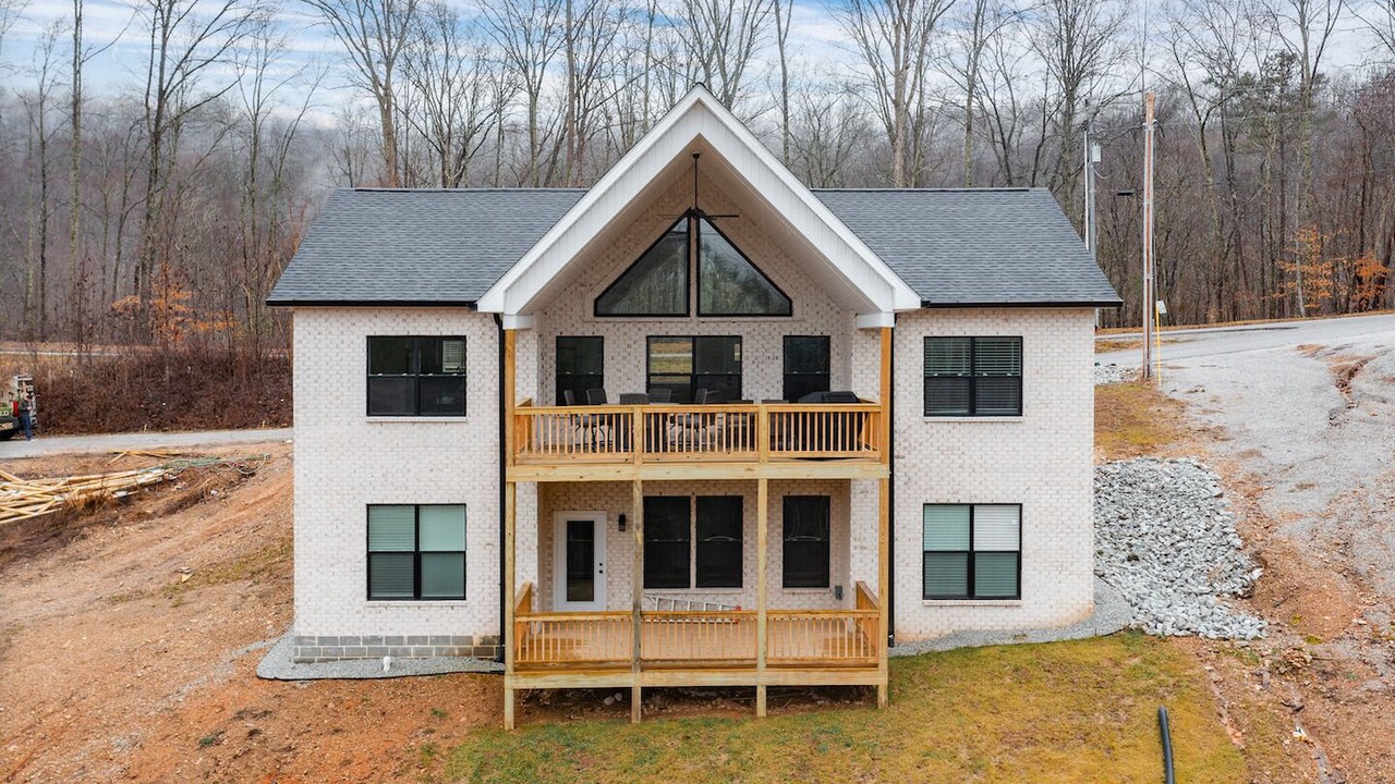 Photo of Outdoor in Lakeside Estates