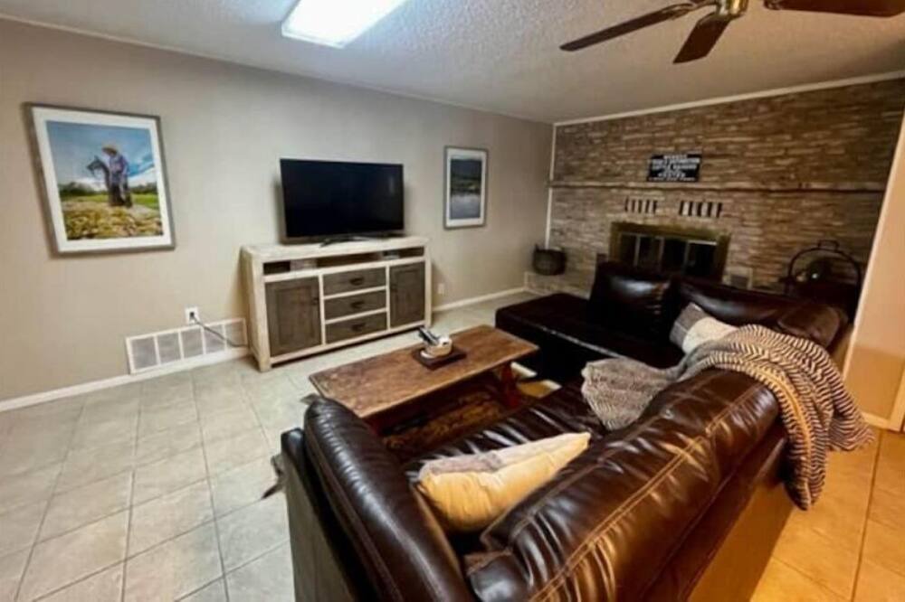 Photo of Livingroom in Junction
