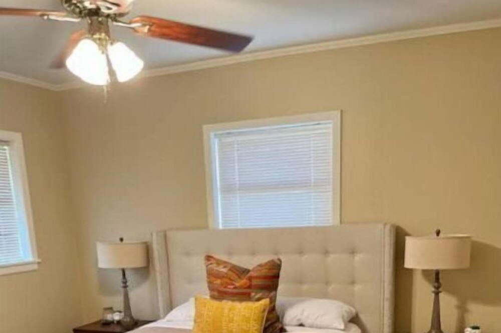 Photo of Bedroom in Junction