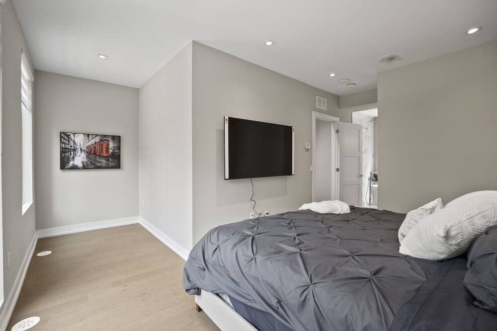 Photo of Bedroom in Church and Wellesley