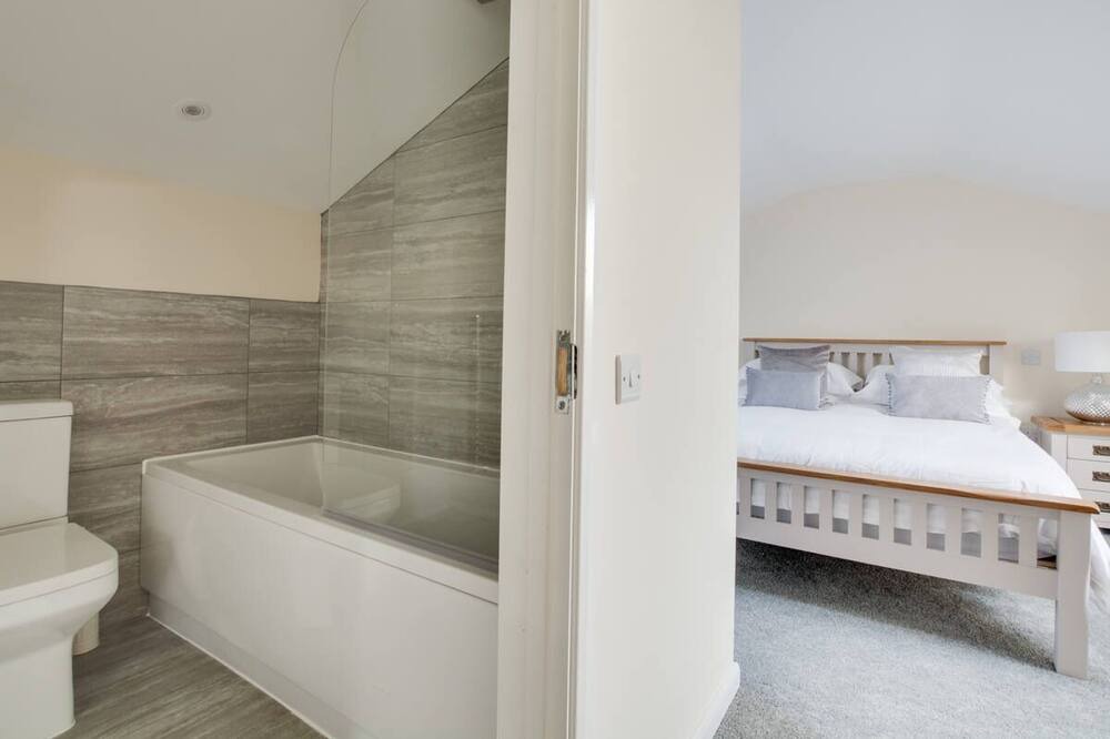 Photo of Bathroom in Abbess Roding