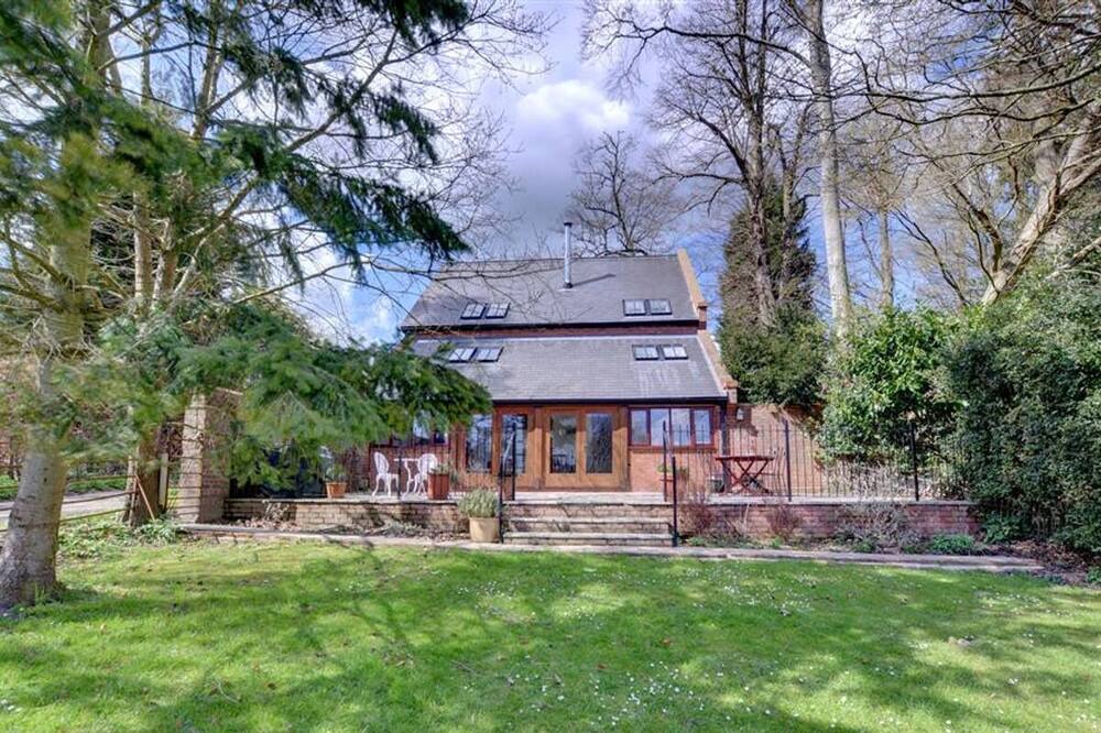 Photo of Outdoor in Hartfield