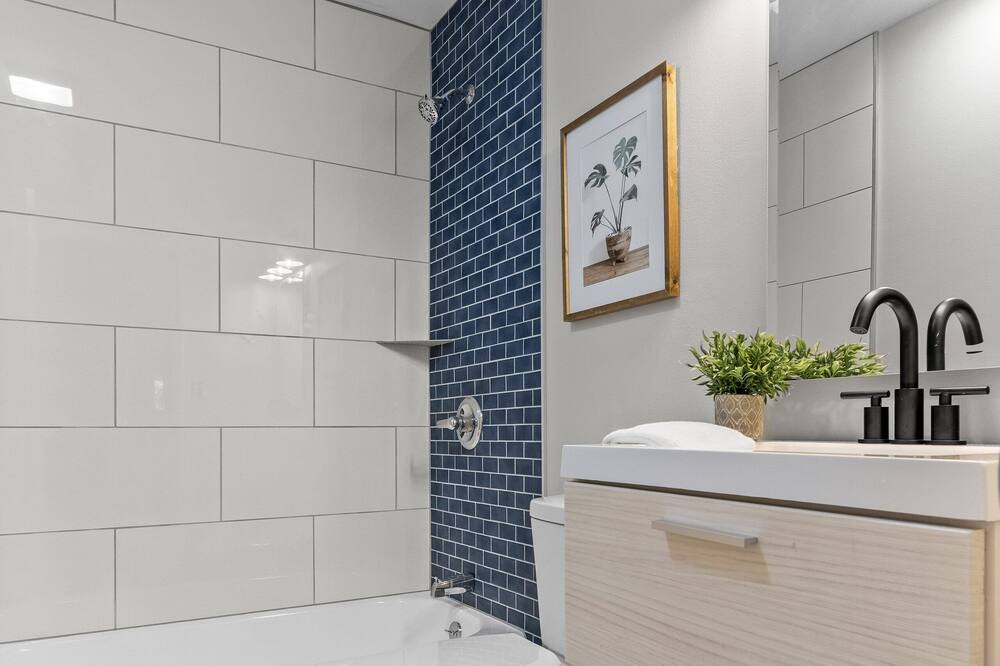 Photo of Bathroom in Twain