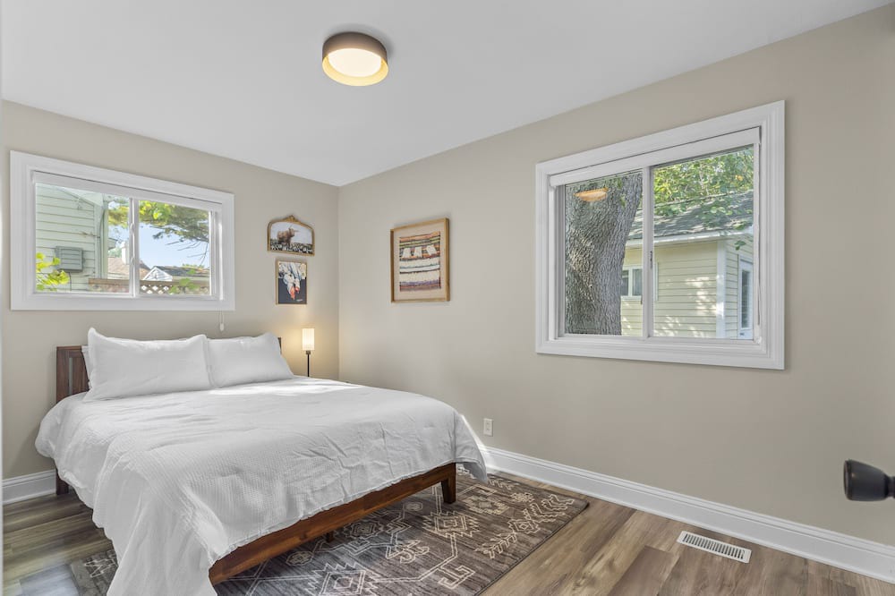 Photo of Bedroom in Twain