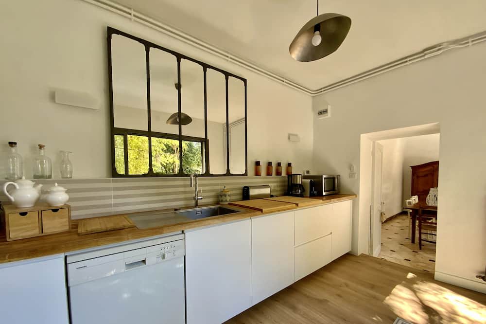 Photo of Kitchen in Les Beaux-Arts
