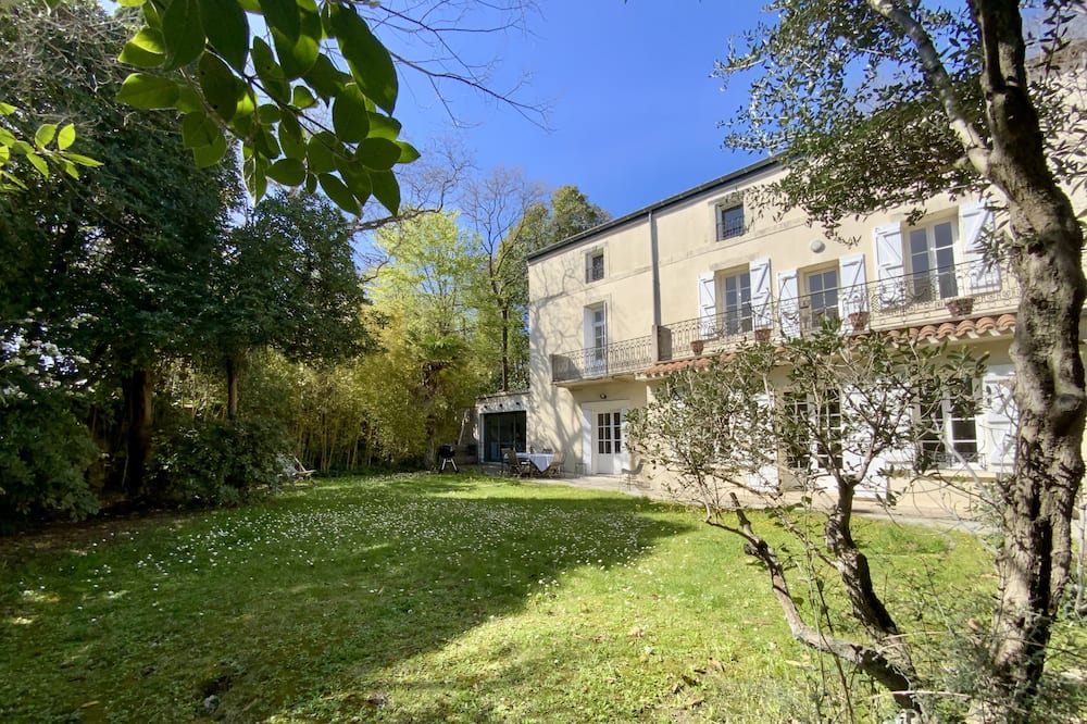 Photo of Outdoor in Les Beaux-Arts