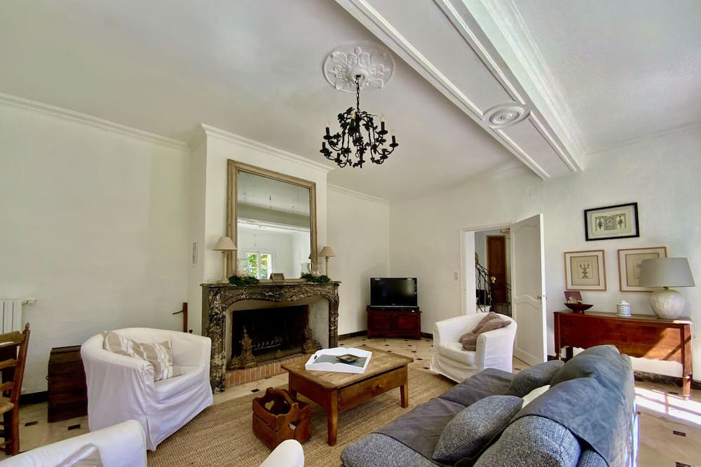 Photo of Livingroom in Les Beaux-Arts